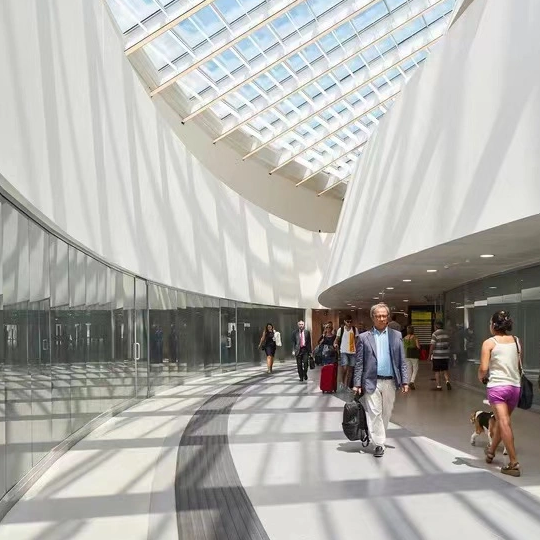 Merkmale und Vorteile von taktilen Fliesen für sehbehinderte Menschen